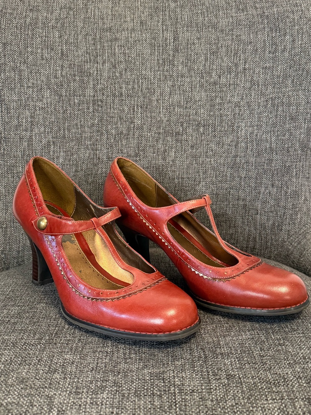 Naturalizer Mary Jane Heels 8.5 Wide Cognac Leather T Strap Classic Pumps